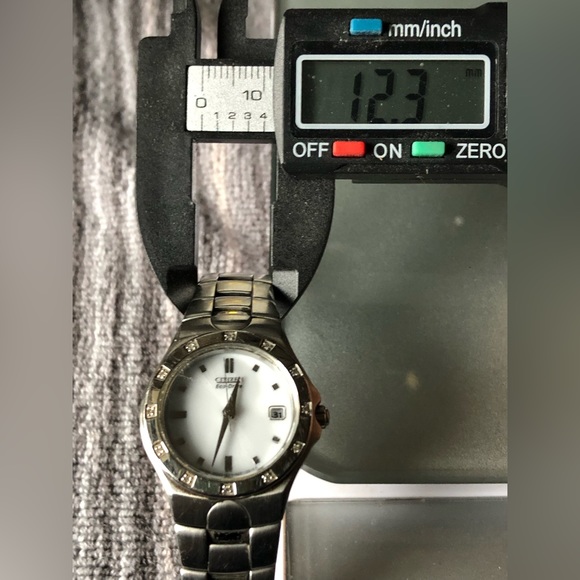 Citizen Eco-Drive Diamond Watch Women Silver Tone Day Date at 3 MOP dial - Picture 7 of 8